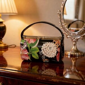 B044   Black patent  Floral Pearl Embellished Evening Handbag Top Handle  NWT
